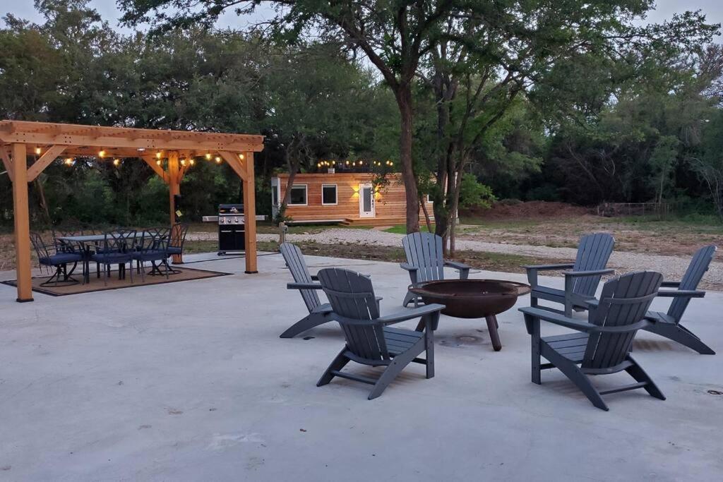 The Lonely Bull Luxury Container Home On 5 Acres Weatherford Exterior photo